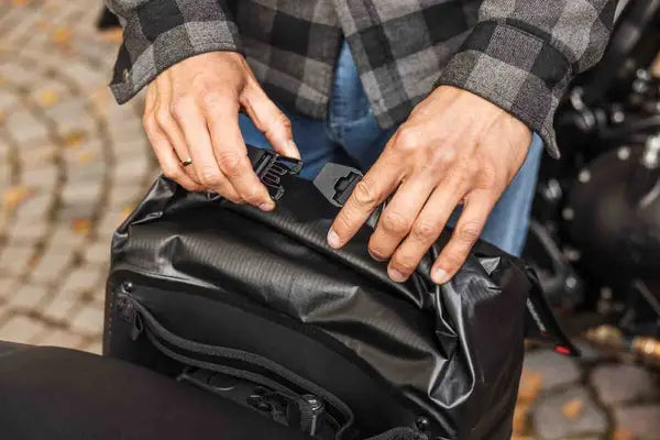 Moto Guzzi V7 850 Stone Special [SW-MOTECH] – V-LOC WP sidetaske (11 liter)