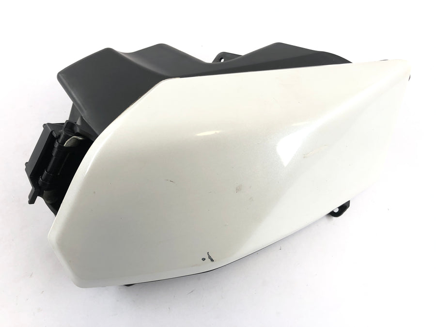 Moto Guzzi Stelvio 1200 8V [2011] - Staufach beklædning foran højre med klaff
