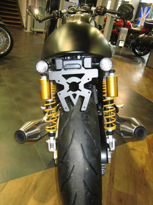 Triumph Thruxton 1200 [ACCESS DESIGN] - nummerpladeholder hjulkasse sort Triumph Thruxton 1200