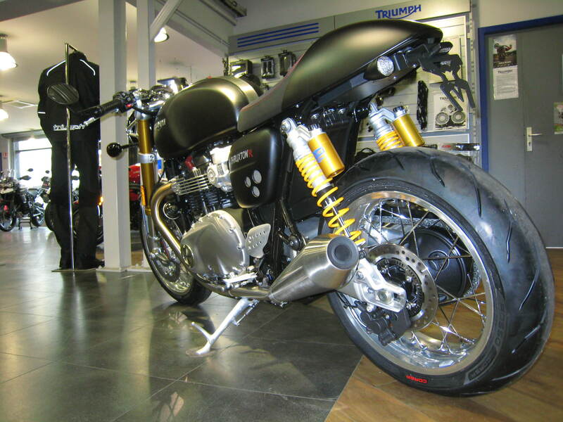 Triumph Thruxton 1200 [ACCESS DESIGN] - nummerpladeholder hjulkasse sort Triumph Thruxton 1200
