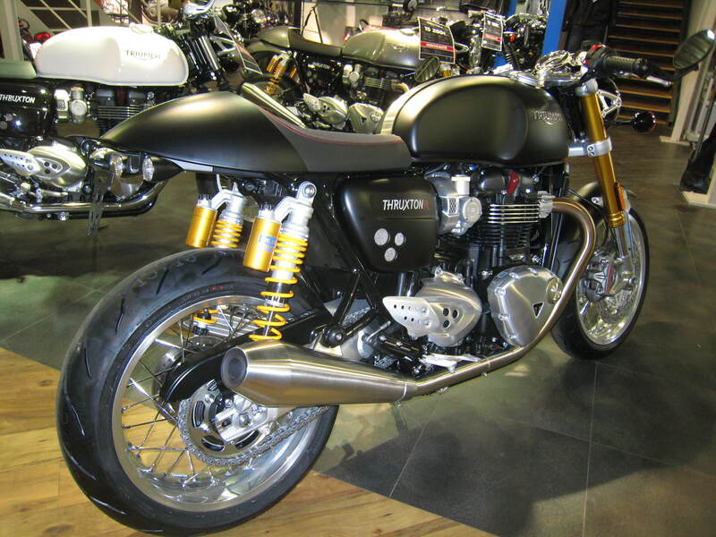 Triumph Thruxton 1200 [ACCESS DESIGN] - nummerpladeholder hjulkasse sort Triumph Thruxton 1200