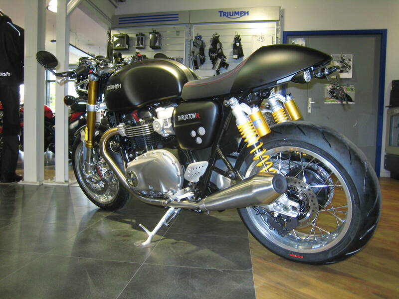 Triumph Thruxton 1200 [ACCESS DESIGN] - nummerpladeholder hjulkasse sort Triumph Thruxton 1200