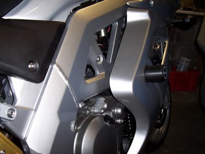 Suzuki SV 650 S [2003-2012] - Aero-styrtbeskyttere (svingarmsleje) Sort Suzuki SV650 Full Faired