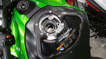 Kawasaki Z H2 [A-SIDER] - Black Edition Tankhåndtag 4 skruer sort Kawasaki
