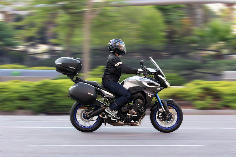 Yamaha X-Max 300 Tech Max + [SHAD] - SH58X Top Case - Carbon cover inkl.