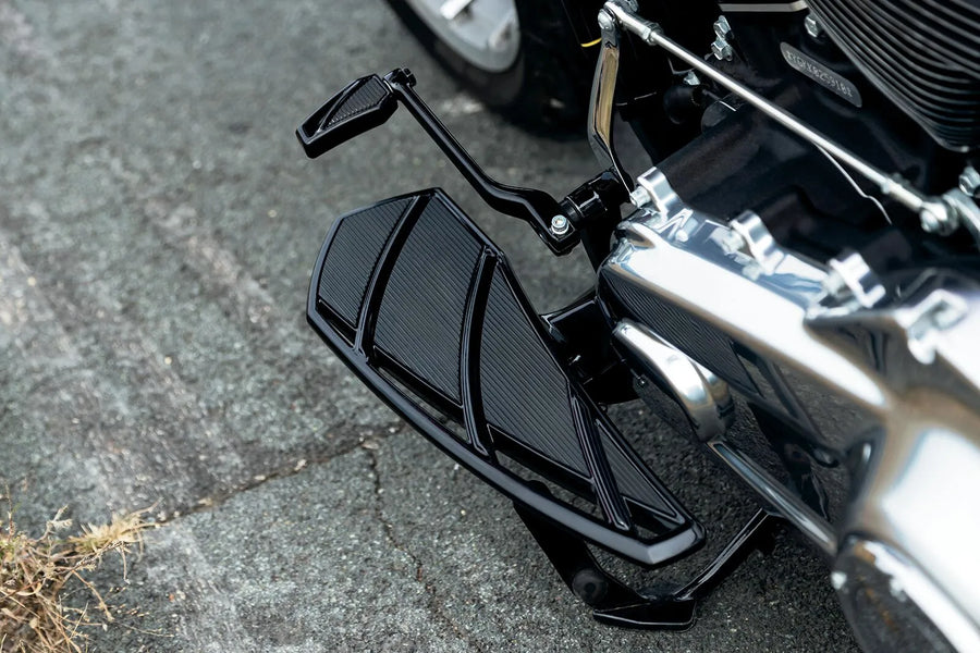 Harley-Davidson Street Bob 114 FXBBS [Kuryakyn]- Phantom Switching and Bremsedal