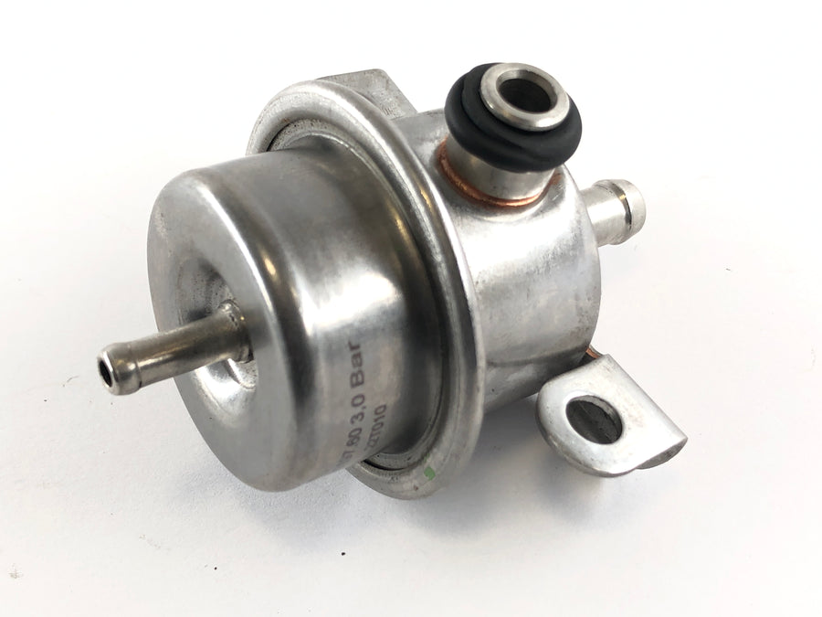 BMW M 535i E28 [1986] - Brændstoftrykregulator Benzindruck Regulator