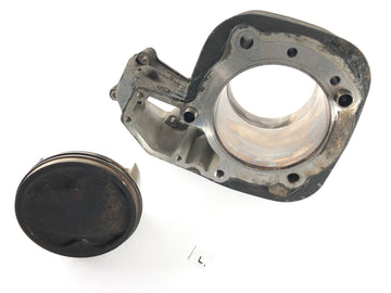 BMW R 1200 C 259C [1998] - Cylinder med stempler til venstre