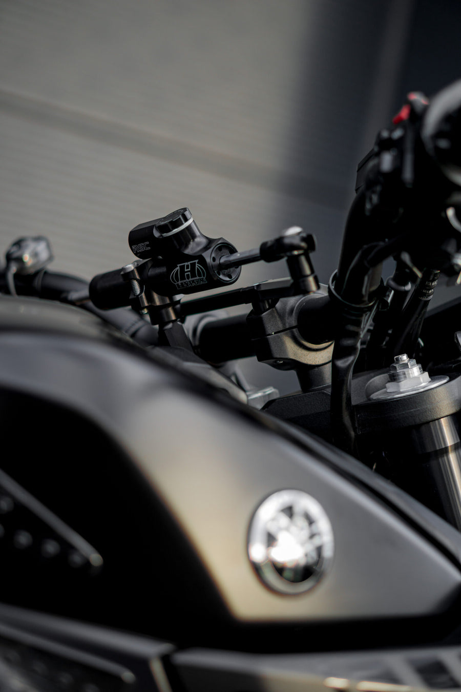 Yamaha MT-09 [HYPERPRO] - Styredæmpermonteringssæt, sort (MK-YA09-T001-B)