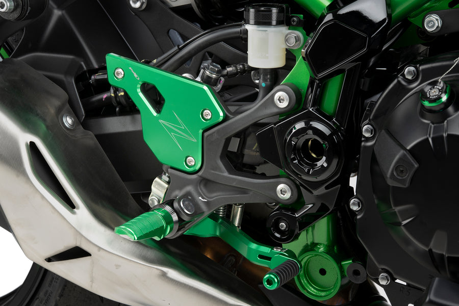 KAWASAKI Z 900 SE [2025] – Hælplader – Sort