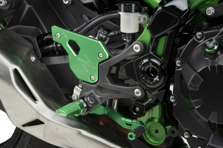 KAWASAKI Z 900 SE [2025] – Hælplader – Sort