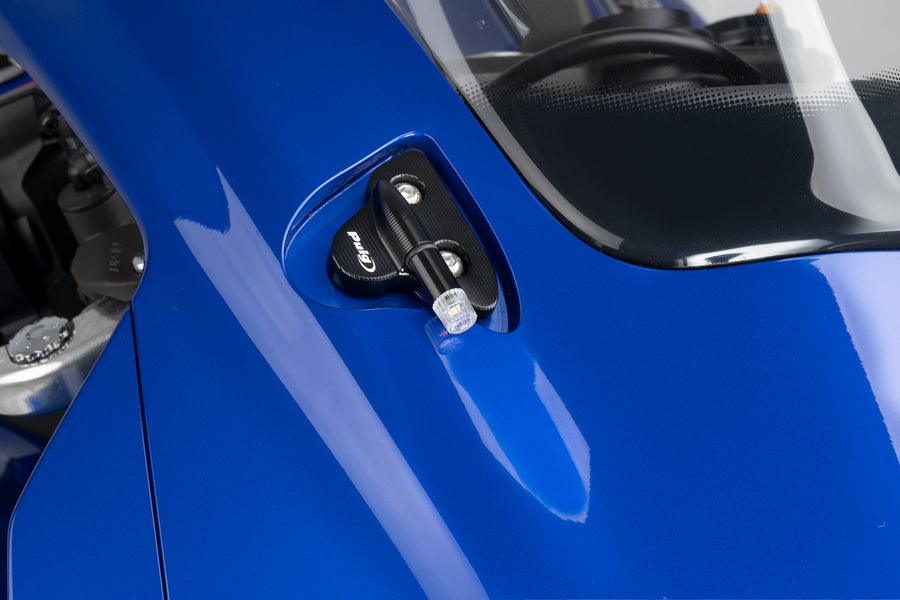 YAMAHA YZF-R1M [2025] – Bakspejlkapper med faneindikatorsæt – Sort