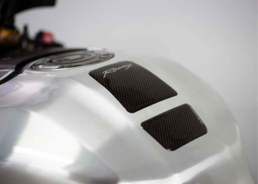 KTM RC 390 [2025] – Mini og Arrow tankbeskytter – carbon look