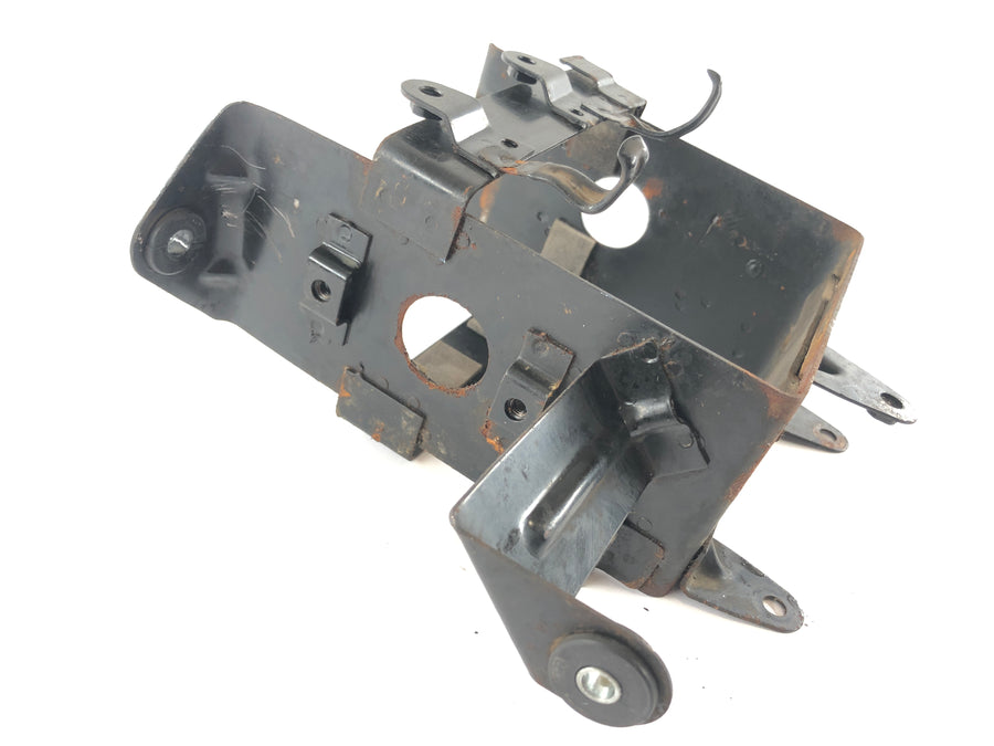 Suzuki DR 750 S SR41B [1988] - Batteri Box Battery Tag