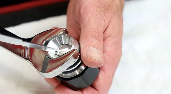 Harley-Davidson FLHTCUTG 1690 Trike Tri Glide Ultra Classic [2009, 2011-2012, 2014-2016] - Belüfteter Messstab – Bild 7