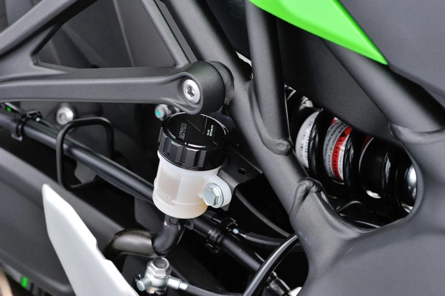 Kawasaki Z 650 [Daytona] -Rear Main Cylinder Cover