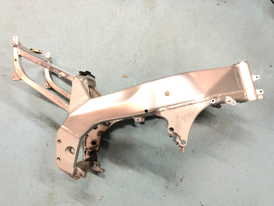 Yamaha YZF 750 R 4HN [1995] - Frame med papirer
