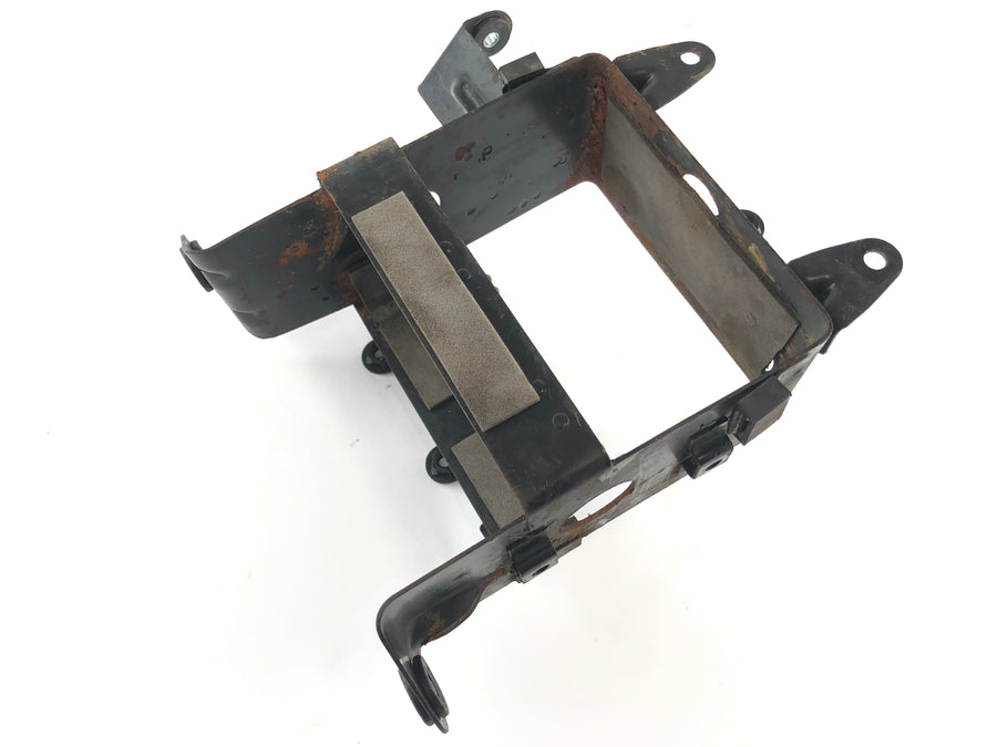 Suzuki DR 750 S SR41B [1988] - Batteri Box Battery Tag