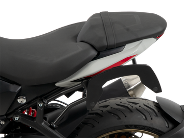 Triumph Trident 800 [2026-] - C-Bow Seitenträger schwarz, nicht soziustauglich