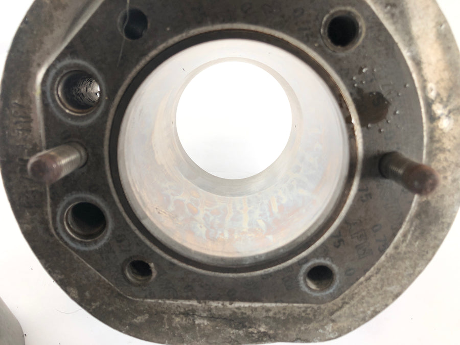 BMW R 75/6 [1974] - Cylinder med stempler til højre