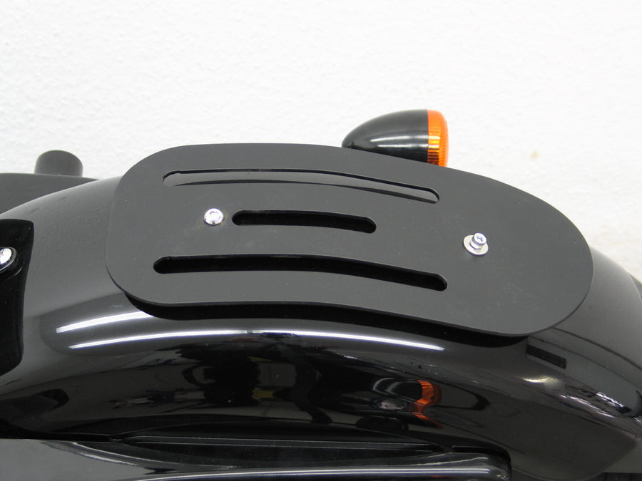 Harley Davidson Sportser fyrre-otte [2010-2020] -Passenger Rack lavet af metalplader, sort