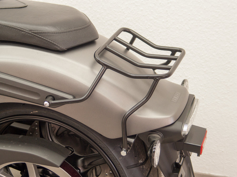Yamaha XVS 1300 brugerdefineret [2014-2016] - bagack, sort