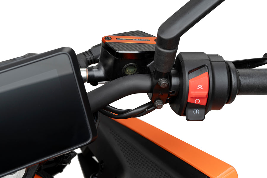 KTM 390 DUKE [2025] – Frontbremsevæskebeholderdæksel – Sølv
