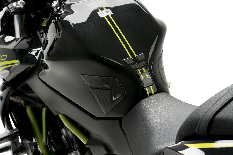 KAWASAKI Z 650 [2025] – Specifik tankbeskyttelse – Carbon-look