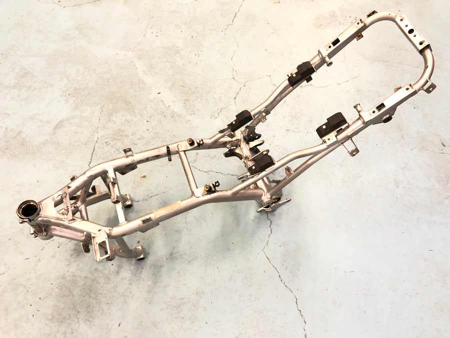 Moto Guzzi Stelvio 1200 8v [2011] - Frame med papirulykke - fri