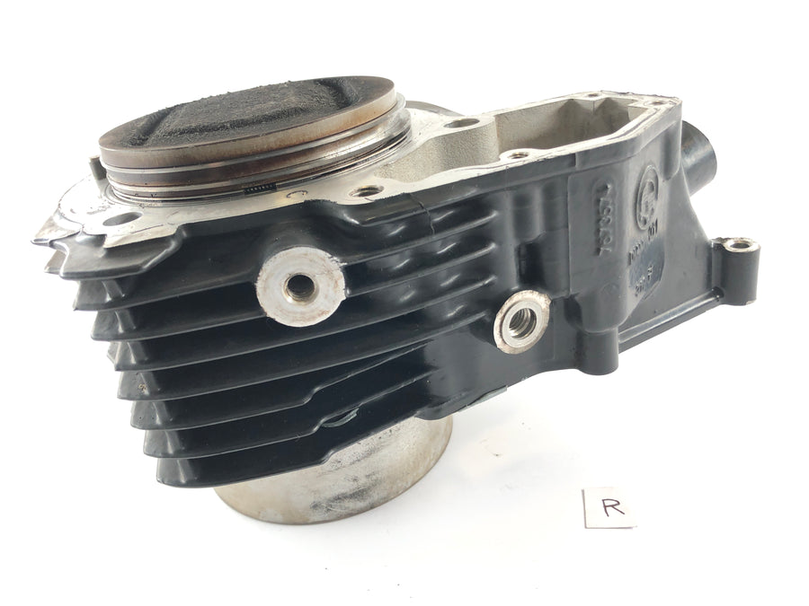 BMW R 1200 RT [2004] - Cylinder med stempler på højre stempelringe defekte