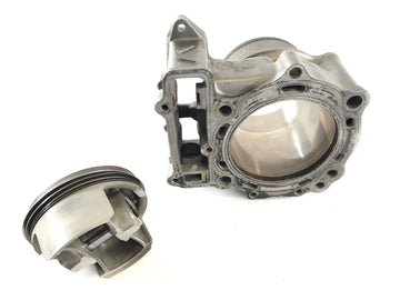 Suzuki DL 1000 V -Strom [2006] - Cylinder med stempler foran - 0