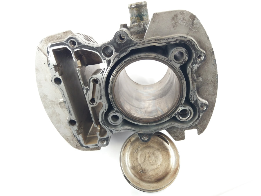 Honda VT 1100 SC32 [1999] - Cylinder med stempel