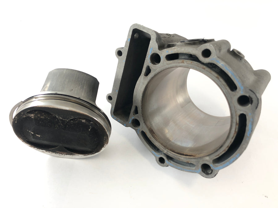 Husqvarna SMR 570 [2003] - Cylinder med stempler