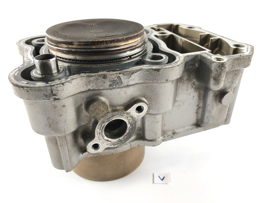 Honda Africa Twin XRV 750 RD07 [1993] - Cylinder med stempler foran