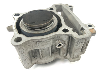 Yamaha WR 125 R DE07 [2009] - Zylinder Zylinderlaufbuchse mit Kolben Stehbolzen abgerissen
