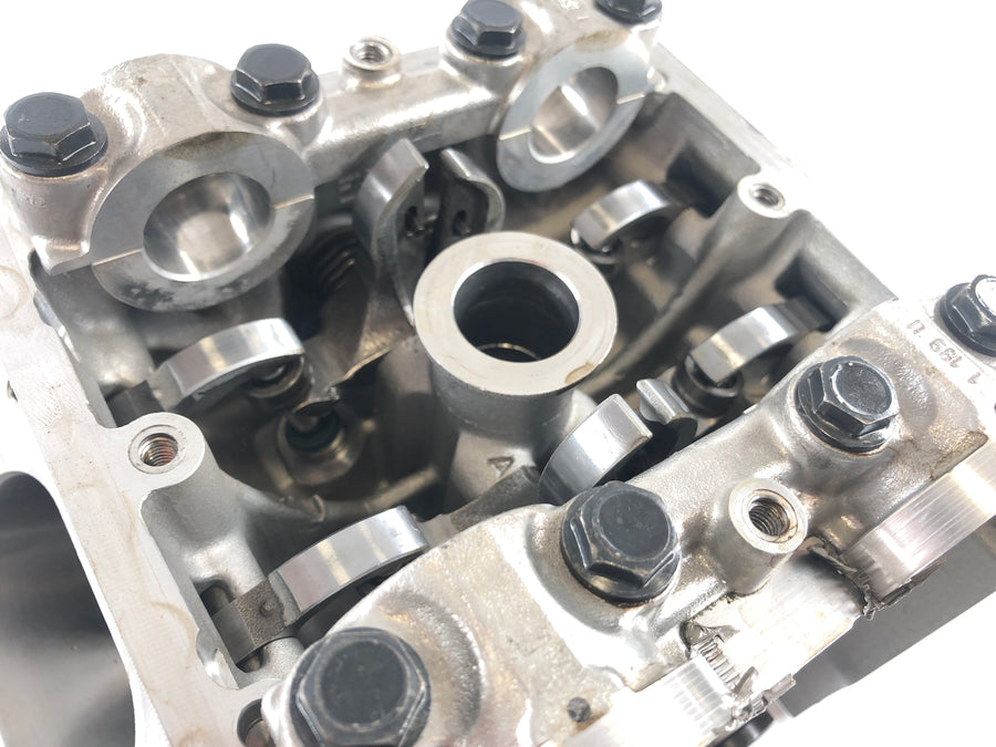 Ducati 1098 S H7 [2007] - Cylinderhoved foran cylinder