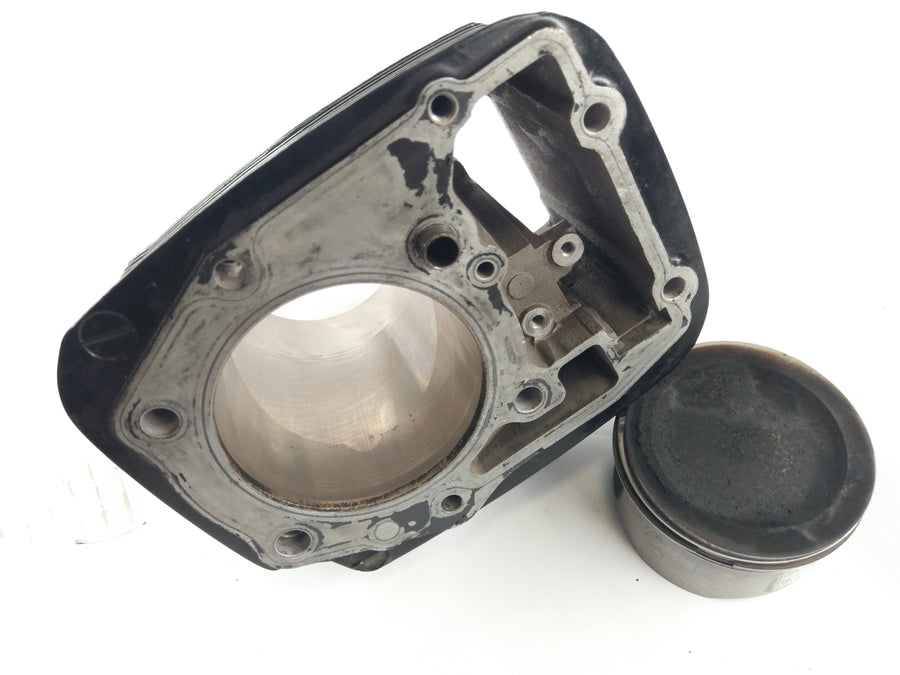 Suzuki Indtruder 1500 VL [2000] - Cylinder med stempler