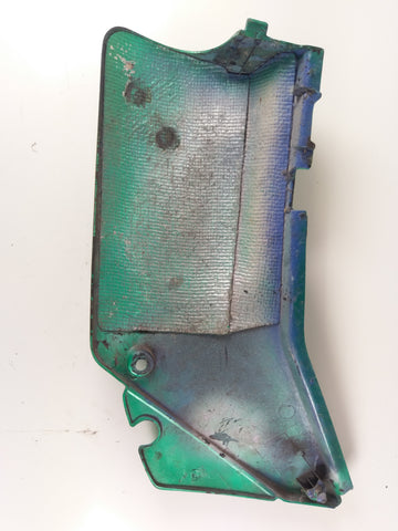 Suzuki DR 650 SP42B - Sidedel på venstre plastik - 0