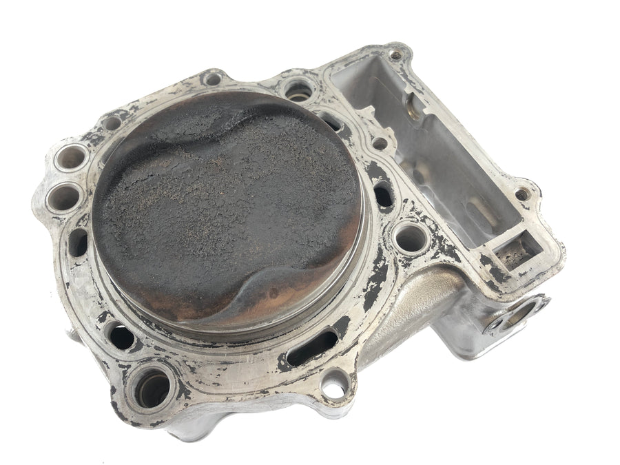 Suzuki DL 1000 V -Strom [2006] - Cylinder med stempler bagpå