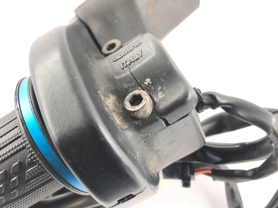 YAMAHA TT 600 R DJ01 [2000] - Styret switch til højre med gashåndtagsgreb