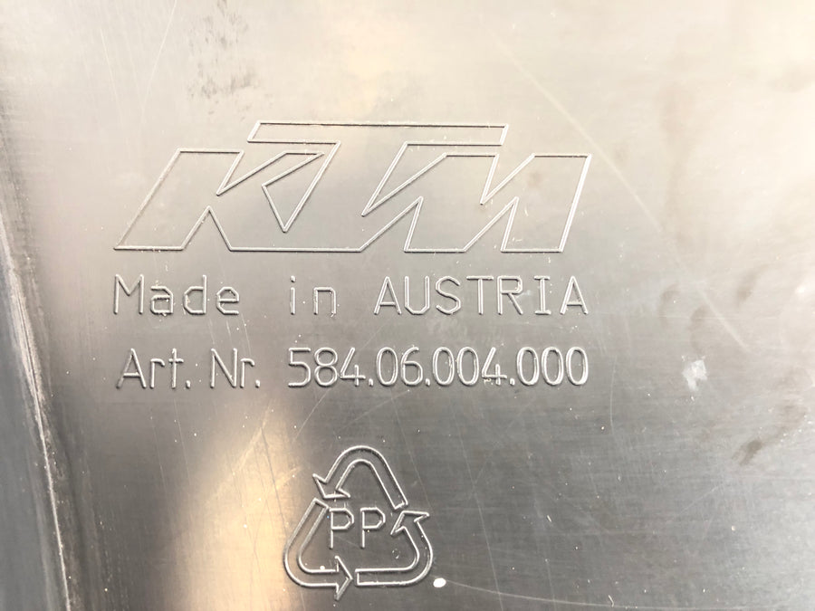KTM 640 LC4 Prestige [2003] - Luftfilterboks beklædning til højre