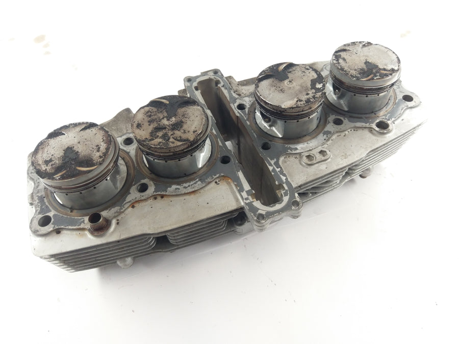 Honda 750 CB syv halvtreds RC42 [1992] - Cylinder med stempler