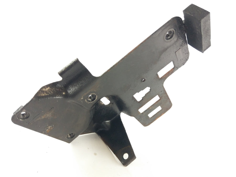 Suzuki GT 750 [1973] - Aggregate Holder
