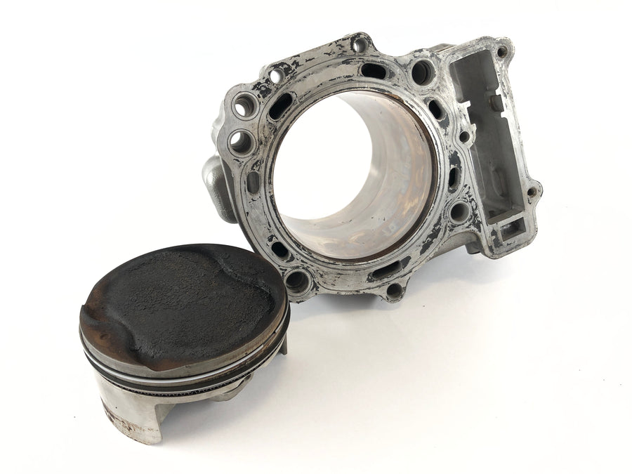 Suzuki DL 1000 V -Strom [2006] - Cylinder med stempler bagpå