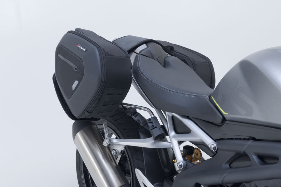 Triumph Speed Triple 1200 RR [2022-2025] - PRO BLAZE H sadeltaskesæt med EDGE-beskyttelse og varmebeskyttelse – billede 2