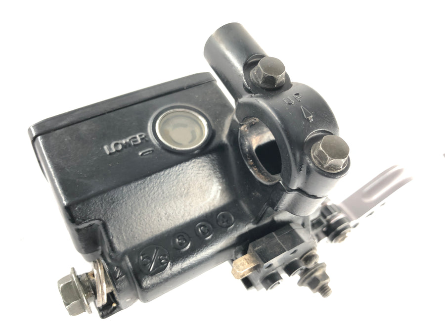 Suzuki DL 1000 V -Strom [2006] - Bremsepumpe i den forreste håndbremsehåndtag med bremsehåndtag