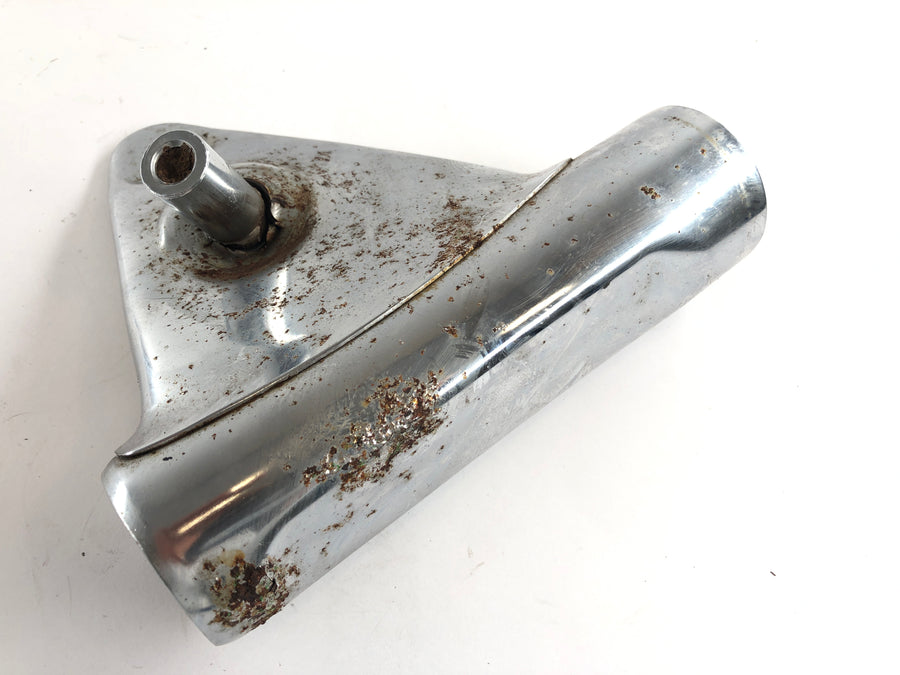 Suzuki T 500 [GT 500] - Lampeholder forlygteroptagelse af bracket til højre