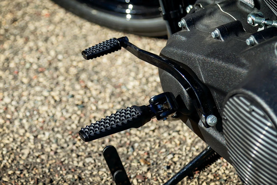 Harley-Davidson Road Glide St fltrxst [Kuryakyn] -Thresher Footrests
