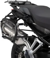 BMW F 900 GS Adventure [SW-MOTECH] – PRO sidebagageholder
