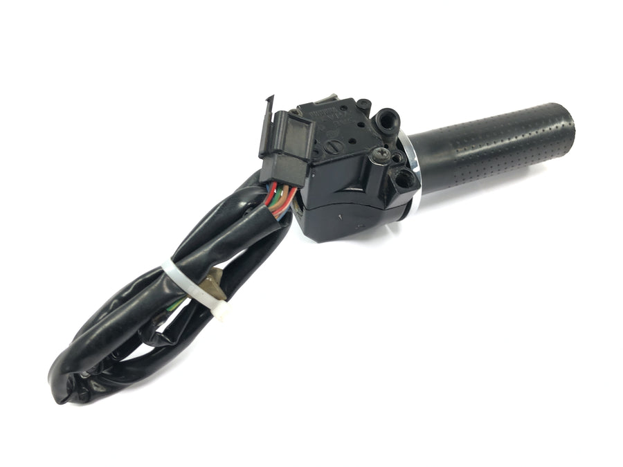 Yamaha V Max 1200 2LT [1998] - Gashåndtag passer til højre, kontakthus styr passer til højre
